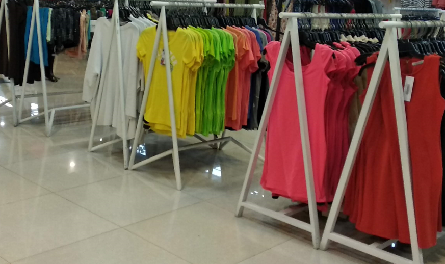 T-shirt reselling business