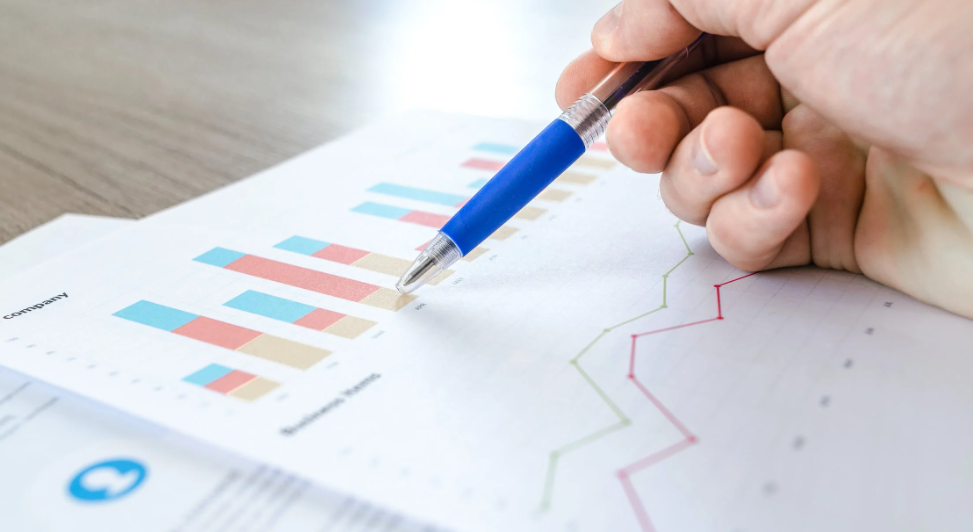Centralized asset tracking Centralized asset tracking