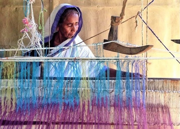 Handloom fabric making process Handloom fabric making process
